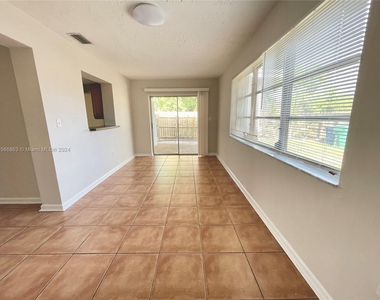 8561 Sheraton Dr - Photo Thumbnail 5