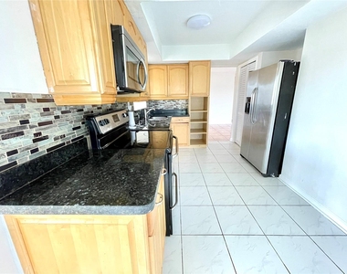 8561 Sheraton Dr - Photo Thumbnail 8