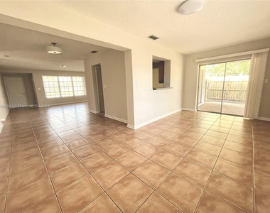 8561 Sheraton Dr - Photo Thumbnail 4