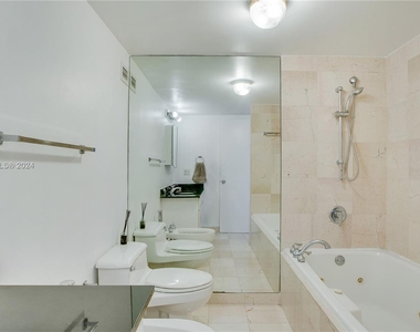 5161 Collins Ave - Photo Thumbnail 12