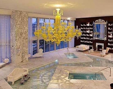 475 Brickell Ave - Photo Thumbnail 4