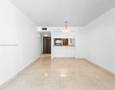 850 N Miami Ave - Photo Thumbnail 2