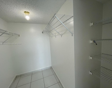 2055 Sw 122nd Ave - Photo Thumbnail 4