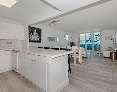 2301 Collins Ave - Photo Thumbnail 12