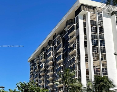 1915 Brickell Ave - Photo Thumbnail 29