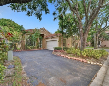 7665 Nw 61st Ave - Photo Thumbnail 0