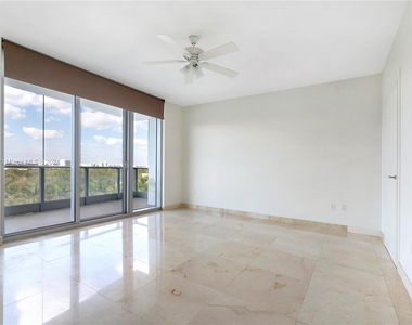 2627 S Bayshore Dr - Photo Thumbnail 6