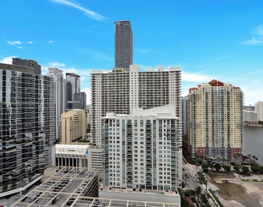 1300 Brickell Bay Dr - Photo Thumbnail 24