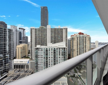 1300 Brickell Bay Dr - Photo Thumbnail 23