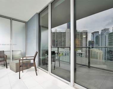 1300 Brickell Bay Dr - Photo Thumbnail 18