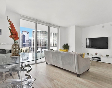 1300 Brickell Bay Dr - Photo Thumbnail 10