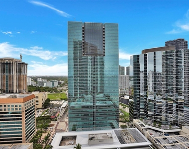 1300 Brickell Bay Dr - Photo Thumbnail 25