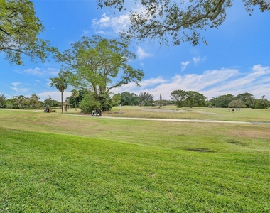 3050 N Palm Aire Dr - Photo Thumbnail 31