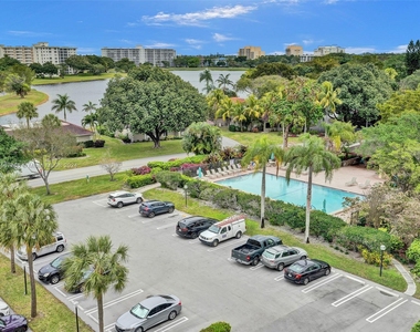 3050 N Palm Aire Dr - Photo Thumbnail 27