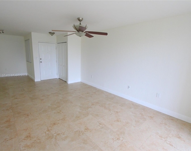 2881 N Oakland Forest Dr - Photo Thumbnail 2