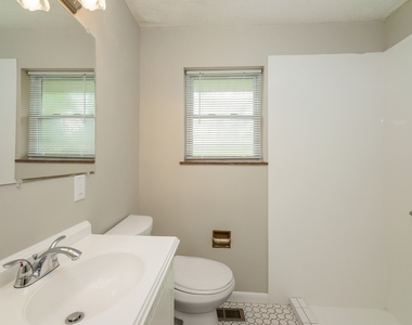 2402 Stover Drive - Photo Thumbnail 13