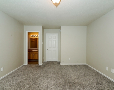 2892 Ludwig Drive - Photo Thumbnail 7