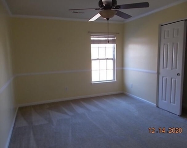 5044 Ballantine Drive - Photo Thumbnail 9