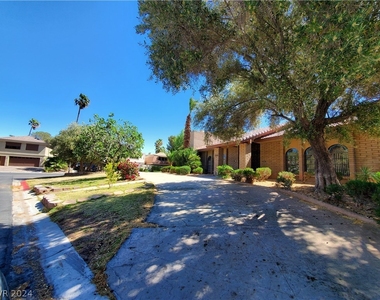 2840 Augusta Drive - Photo Thumbnail 16