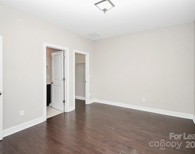 2633 Statesville Avenue - Photo Thumbnail 4