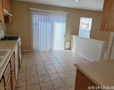 1170 Orange Meadow Street - Photo Thumbnail 8