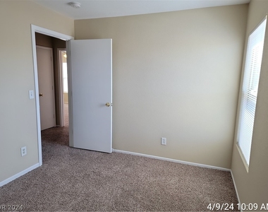 1170 Orange Meadow Street - Photo Thumbnail 18