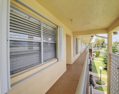 1340 Nw 19th Terrace - Photo Thumbnail 2