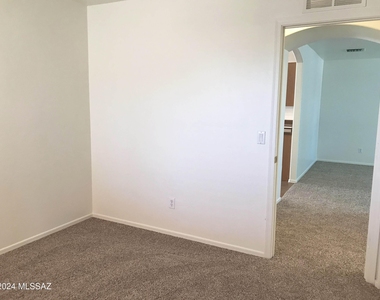 2062 W Silver Meadow Place - Photo Thumbnail 26