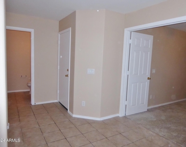 23247 W Mohave Street - Photo Thumbnail 9