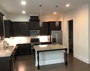 590 Alexander Hills - Photo Thumbnail 10