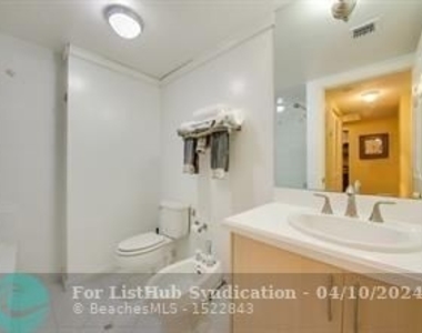 2951 S Bayshore Dr - Photo Thumbnail 11