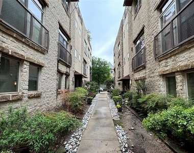 2945 Thomas Avenue - Photo Thumbnail 1