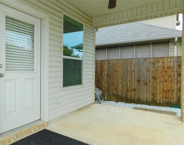 1104 Nora Lane - Photo Thumbnail 23