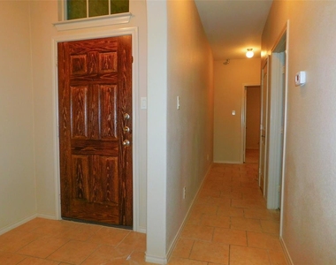 1104 Nora Lane - Photo Thumbnail 16