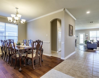 2663 Lake Ridge Drive - Photo Thumbnail 4