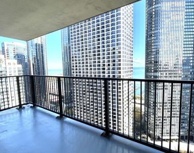 400 E Randolph Street - Photo Thumbnail 7