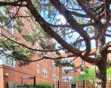 2410 W Farragut Avenue - Photo Thumbnail 0