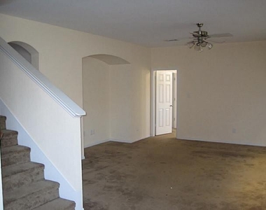 333 Regency Drive - Photo Thumbnail 2