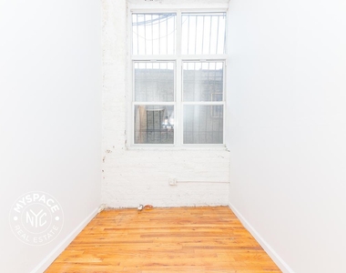 385 Troutman St - Photo Thumbnail 5