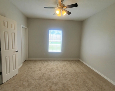 11552 Oaklane Drive - Photo Thumbnail 4