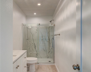 231 W Escalones - Photo Thumbnail 16