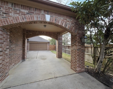 3827 Garden Way - Photo Thumbnail 2