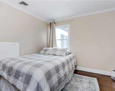 539 Bleeker Avenue - Photo Thumbnail 13