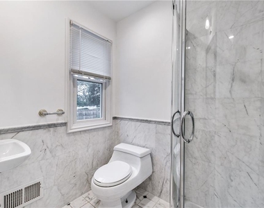 539 Bleeker Avenue - Photo Thumbnail 15