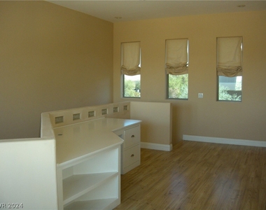 5561 Notte Pacifica Way - Photo Thumbnail 10