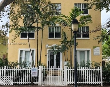 843 Sw 13 Av - Photo Thumbnail 0