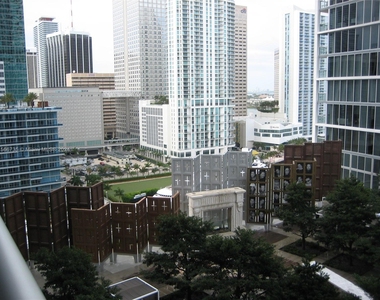 485 Brickell Ave - Photo Thumbnail 18