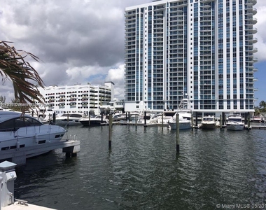 17111 Biscayne Blvd - Photo Thumbnail 10