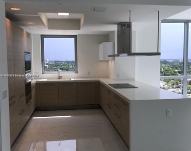 17111 Biscayne Blvd - Photo Thumbnail 6