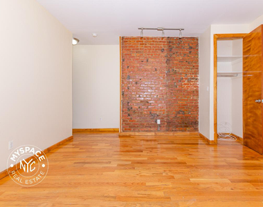 1497 Carroll Street - Photo Thumbnail 3